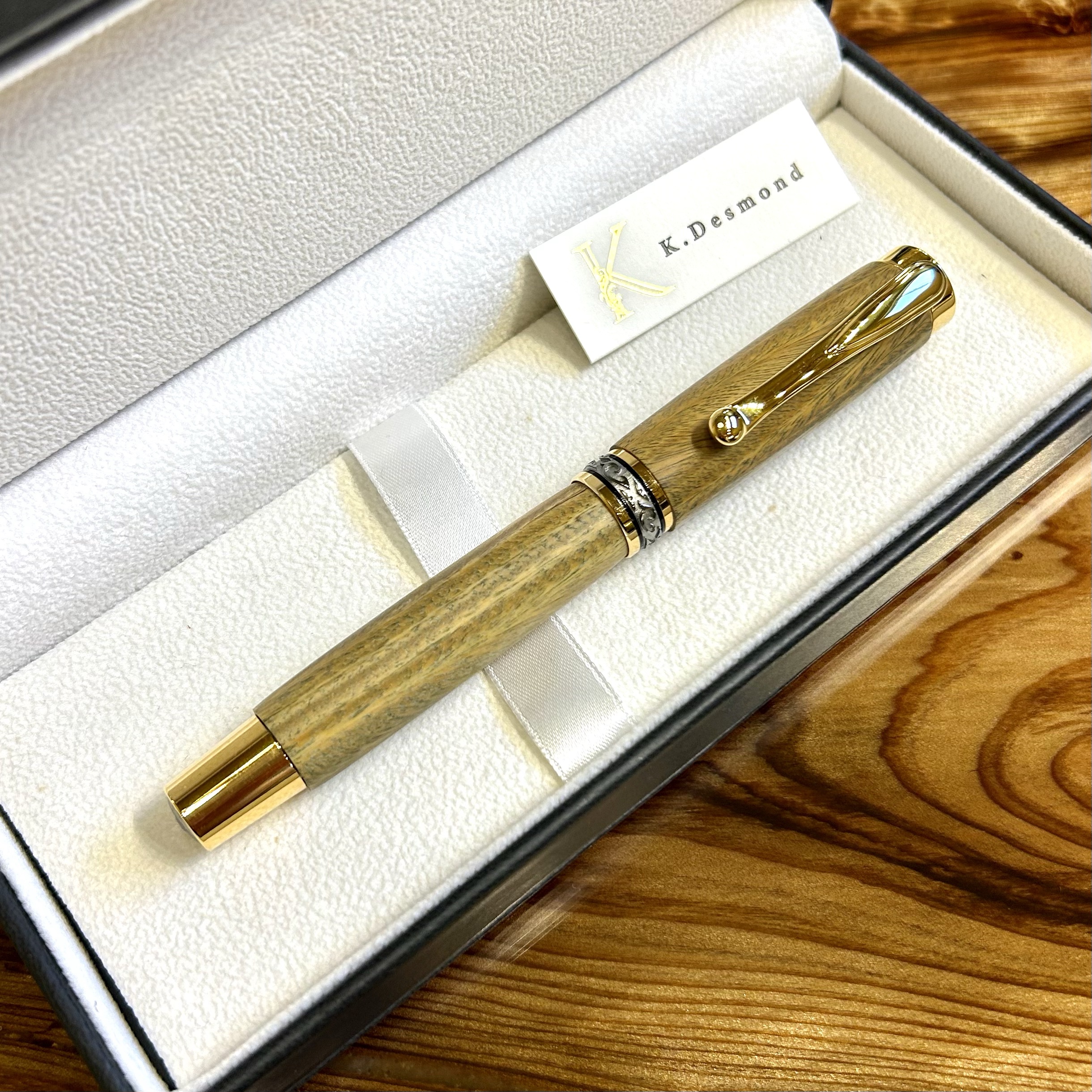 モナーク・生命の樹・世界一重い木】リグナムバイタのボールペン N1051
